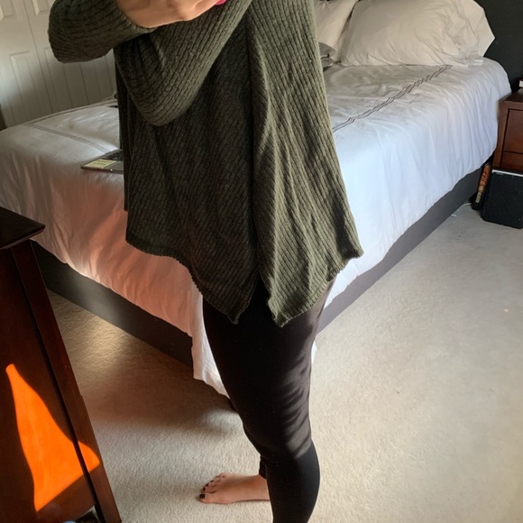 Green Swing Turtleneck - Picture 2 of 5